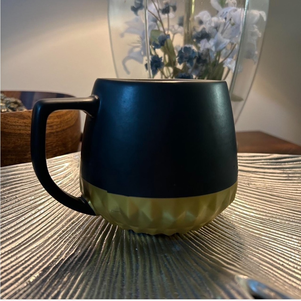 Starbucks Black and Gold 50th Anniversary Disney Mug Elegant Dining Collection - Picture 4 of 7